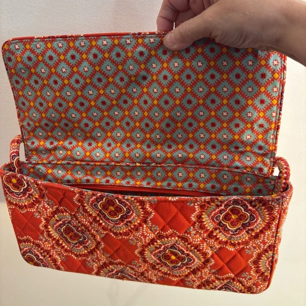 VERA BRADLEY Baguette Shoulder Bag Paisley Print Front Knot Snap Closure Quilted - Picture 7 of 16